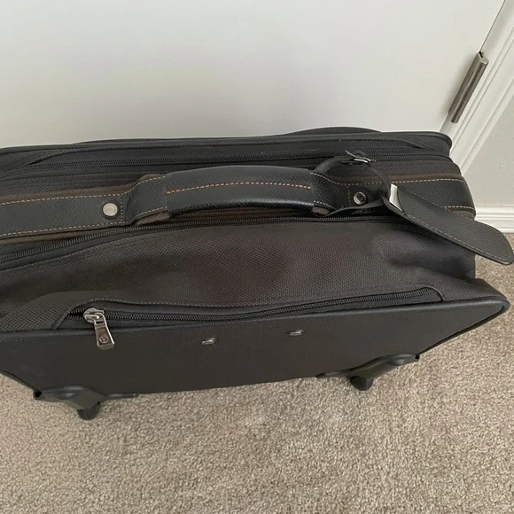 Longchamp Lugagage carry on with wheeels - Picture 5 of 16